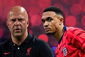 Arne Slot và Trent Alexander-Arnold