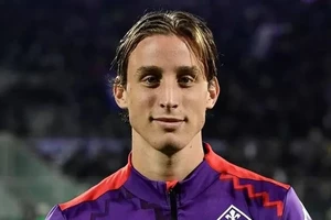 Edoardo Bove, chàng trai 22 tuổi của Fiorentina đã tỉnh táo trở lại