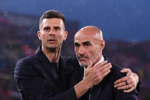 HLV Thiago Motta (trái) và Paolo Montero