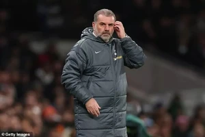 Ange Postecoglou vẫn trung thành với phong cách tấn công