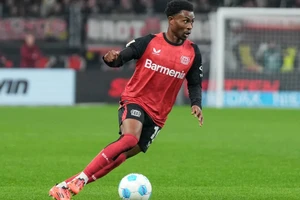 Nathan Tella có thừa sự quyết tâm nhưng phong độ chưa thực sự tốt ở Bayer Leverkusen