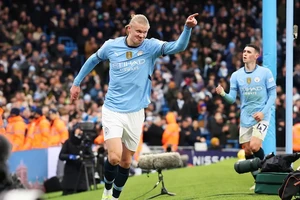 Erling Haaland ghi cú đúp cho Man City