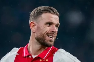 Jordan Henderson phải ở lại Ajax cho đến cuối mùa