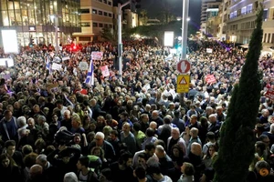  Biểu tình tại Tel Aviv. Ảnh: REUTERS