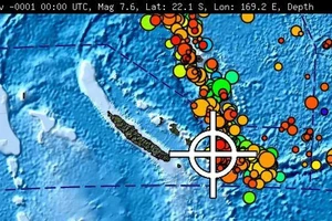 Nguy cơ xảy ra sóng thần dọc bờ biển của Vanuatu và New Caledonia trong phạm vi 1.000 km kể từ tâm chấn (Ảnh: Sky News)