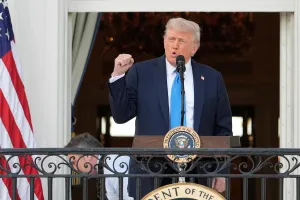 Tổng thống Donald Trump phát biểu trong buổi tiệc mùa hè tại Bãi cỏ phía Nam của Nhà Trắng vào ngày 4-6, tại Washington. Ảnh: WASHINGTON POST