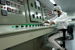 Bên trong một cơ sở hạt nhân của Iran. Ảnh : AP
