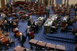 Trong lần bỏ phiếu thứ 13 về dự luật ngân sách tạm thời, Thượng viện Mỹ vẫn không hội đủ 60 phiếu thuận cần thiết. Ảnh : thv11.com