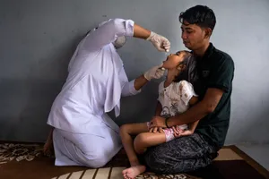 Tiêm vaccine ngừa bại liệt ở Aceh, Indonesia. Ảnh: WHO