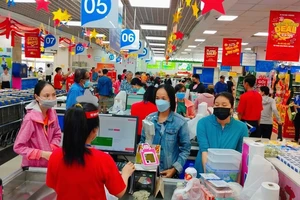 Saigon Co.op tiếp tục khuyến mãi khủng để giữ sức mua