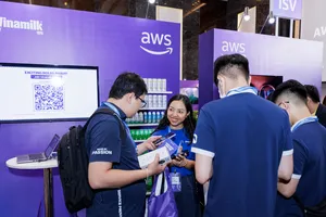 Gian hàng Vinamilk thu hút sự quan tâm của nhiều khách tham dự tại sự kiện AWS Cloud Day Việt Nam 2025