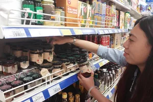 Thủ tướng yêu cầu đẩy mạnh tiêu dùng, phục vụ nhu cầu tết của nhân dân. Ảnh: SGGP