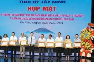 UBND tỉnh Tây Ninh, Đồng Nai trao Bằng khen cho tập thể và phóng viên báo SGGP