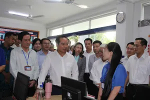 Chủ tịch UBND TPHCM kiểm tra hoạt động chính quyền cấp xã mới tại phường Dĩ An