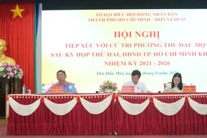 Chủ tịch HĐND TPHCM tiếp xúc cử tri phường Phú Lợi và phường Thủ Dầu Một