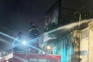 Đồng Nai: Cháy quán karaoke bỏ hoang nhiều năm 