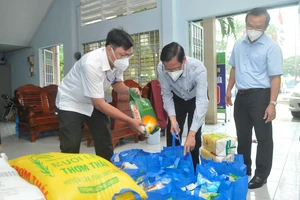 Phó Bí thư Thường trực Thành ủy TPHCM Phan Văn Mãi: Xây dựng cộng đồng an toàn và không Covid-19