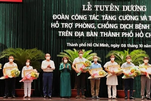 Bí thư Thành ủy TPHCM Nguyễn Văn Nên: Thay đổi cách sống cho phù hợp trong môi trường có dịch Covid-19