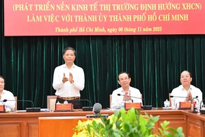 TPHCM phát triển kinh tế theo hướng công nghiệp hóa, hiện đại hóa