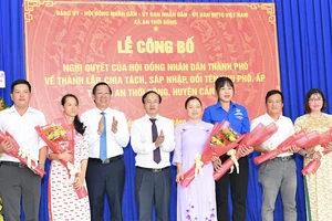 Chủ tịch UBND TPHCM Phan Văn Mãi dự lễ công bố thành lập khu phố, ấp tại huyện Cần Giờ