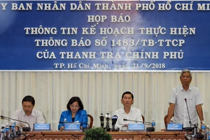 Lãnh đạo TPHCM tham dự và chủ trì buổi họp báo. ẢNh: DŨNG PHƯƠNG