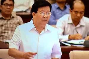 Phó Thủ tướng Trịnh Đình Dũng phát biểu tại phiên họp