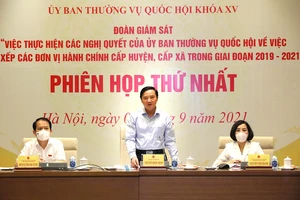 Phó Chủ tịch Quốc hội, Trưởng Đoàn giám sát Nguyễn Khắc Định chủ trì Phiên họp