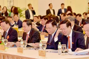 Chủ tịch Quốc hội Vương Đình Huệ, Thường trực Ban Bí thư Võ Văn Thưởng và các đại biểu tham dự hội nghị