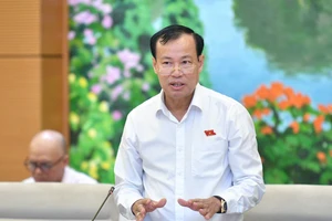 Chủ nhiệm Ủy ban Quốc phòng và An ninh Lê Tấn Tới 