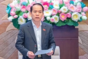 Chủ nhiệm Ủy ban Pháp luật và Tư pháp Hoàng Thanh Tùng chủ trì thẩm tra sơ bộ các dự án luật trong lĩnh vực tương trợ tư pháp