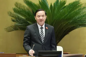 Phó Chủ tịch Quốc hội Nguyễn Khắc Định điều hành phiên họp. Ảnh: QUANG PHÚC