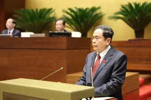 Chủ tịch Quốc hội Trần Thanh Mẫn trình bày dự thảo báo cáo công tác nhiệm kỳ khóa XV của Quốc hội, sáng 20-10. Ảnh: QUANG PHÚC