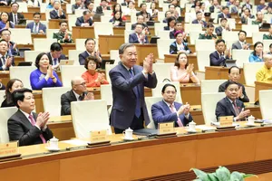 Tổng Bí thư Tô Lâm, Chủ tịch nước Lương Cường, Thủ tướng Phạm Minh Chính, Thường trực Ban Bí thư Trần Cẩm Tú và các đại biểu dự phiên bế mạc, chiều 11-12. Ảnh: QUANG PHÚC