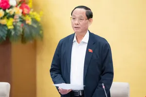 Phó Chủ tịch Quốc hội Trần Quang Phương điều hành phiên họp 