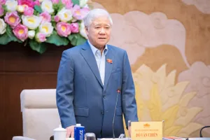 Phó Chủ tịch Thường trực Quốc hội Đỗ Văn Chiến phát biểu tại cuộc họp