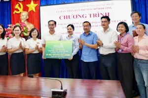 Phường Bình Dương: Quỹ khuyến học, khuyến tài tiếp nhận 100 triệu đồng hỗ trợ học sinh khó khăn