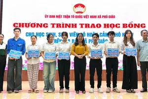 Xã Phú Giáo (TPHCM) trao 129 suất học bổng đến học sinh, sinh viên 