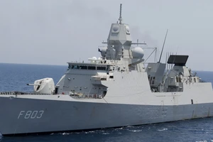 Tàu khu trục HNLMS Tromp. Ảnh: Seaforces.org