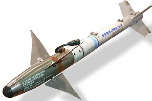 Tên lửa dẫn đường AIM-9L. Ảnh: DAVID MONNIAUX 