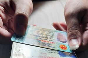 身份证、驾驶证、户口簿等都属于’私人证件。