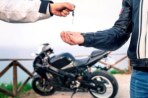 给他人借车，总是不安心。