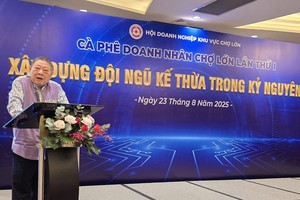 杭慰瑶主席在会上致词。