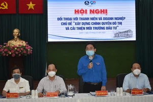 Lãnh đạo quận 1 đối thoại với thanh niên và doanh nghiệp.