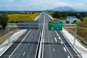 Diện mạo 20km đầu tuyến cao tốc Khánh Hòa - Buôn Ma Thuột sẵn sàng thông xe