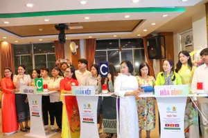 Gắn kết gia đình Việt với sinh viên Lào, Campuchia