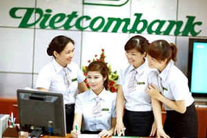 Từ ngày 1-3, Vietcombank bắt đầu thu phí quản lý tài khoản 2.000 đồng/tháng nhưng vẫn là mức phí thấp nhất thị trường