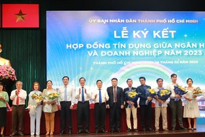 Mội buổi lễ ký kết tín dụng giữa ngân hàng và doanh nghiệp tại TPHCM năm 2023