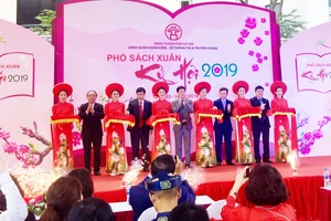 Tưng bừng khai mạc Phố sách Xuân Kỷ Hợi 2019