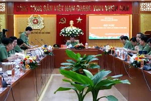 Quang cảnh buổi họp 