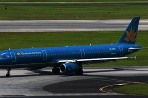 Máy bay của Vietnam Airlines bị sự cố sau khi hạ cánh tại sân bay Vinh